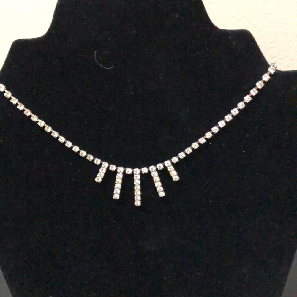 Quality rhinestone necklace